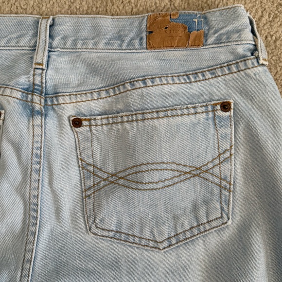 Vintage Y2K Abercrombie & Fitch Women’s Flare Jeans in Light Wash - Picture 2 of 8